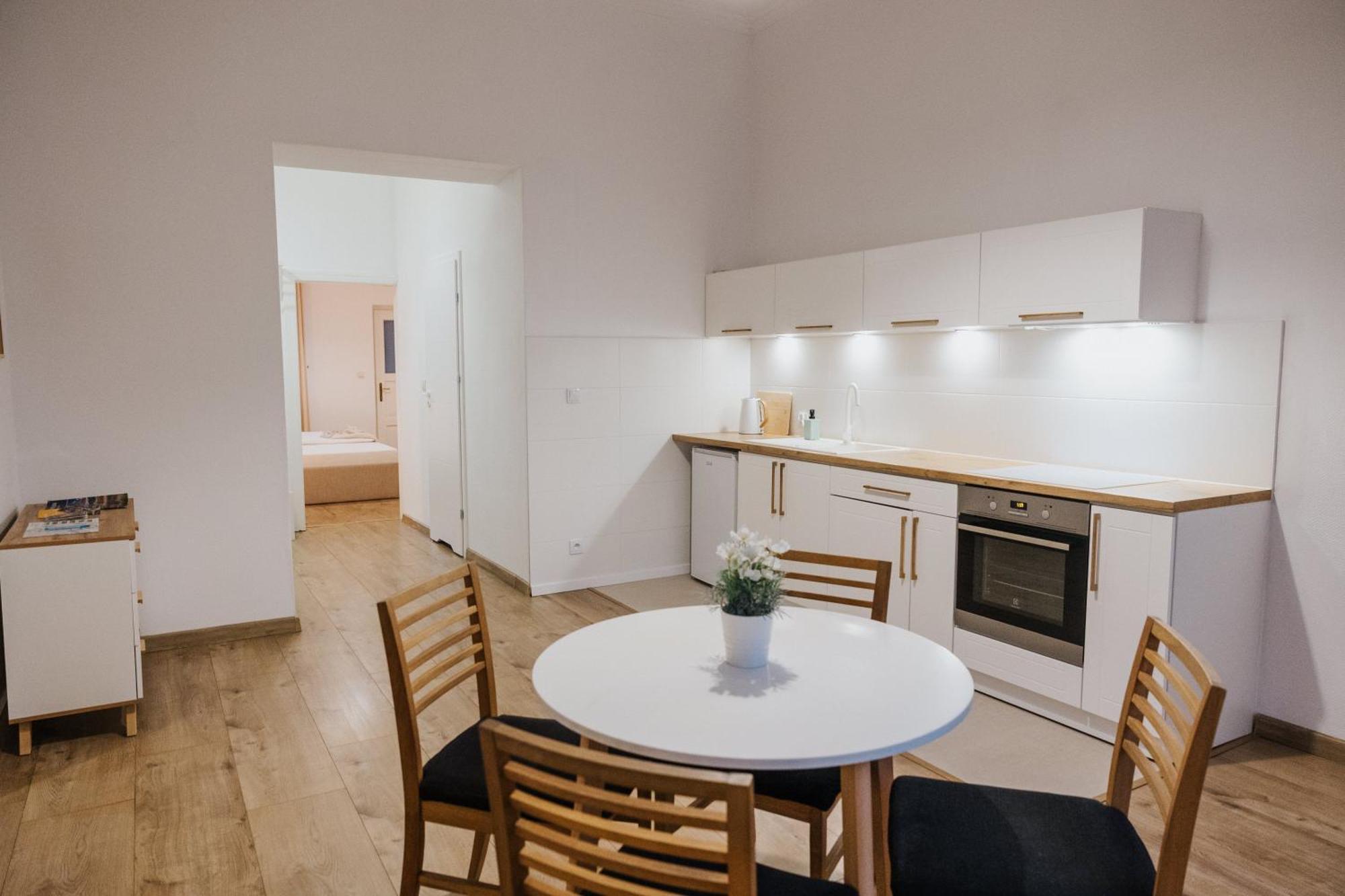 Atticus Apartments Cracovia Exterior foto